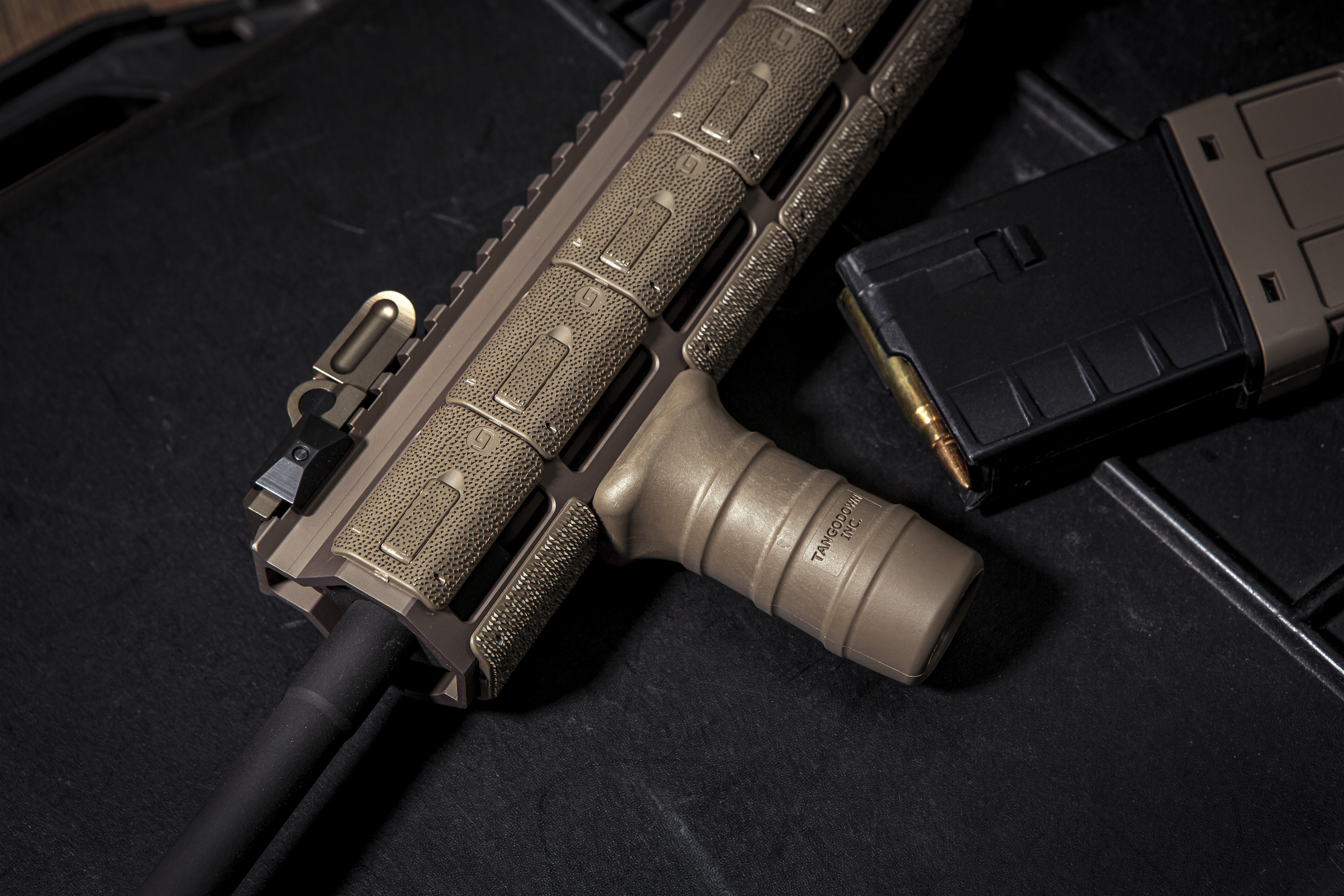 TangoDown Vertical Grip FDE